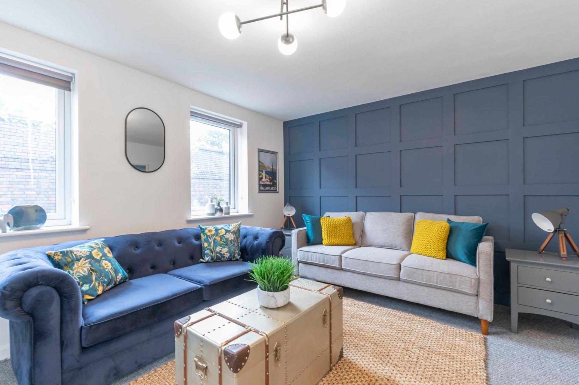 Modern Four Bedroom Four Bathroom Home Cheltenham Bagian luar foto
